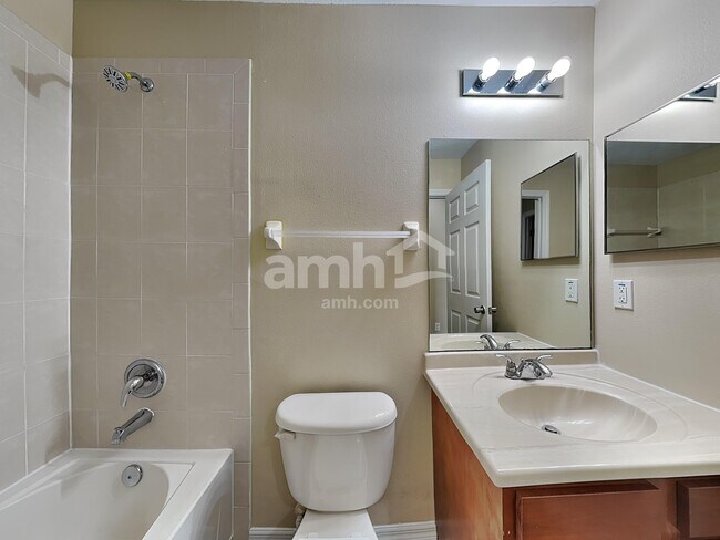 Building Photo - 2340 Norwood Pl