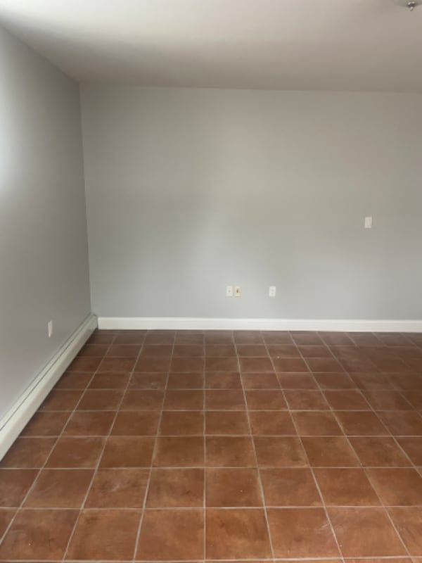 Building Photo - 889 Ionia Ave
