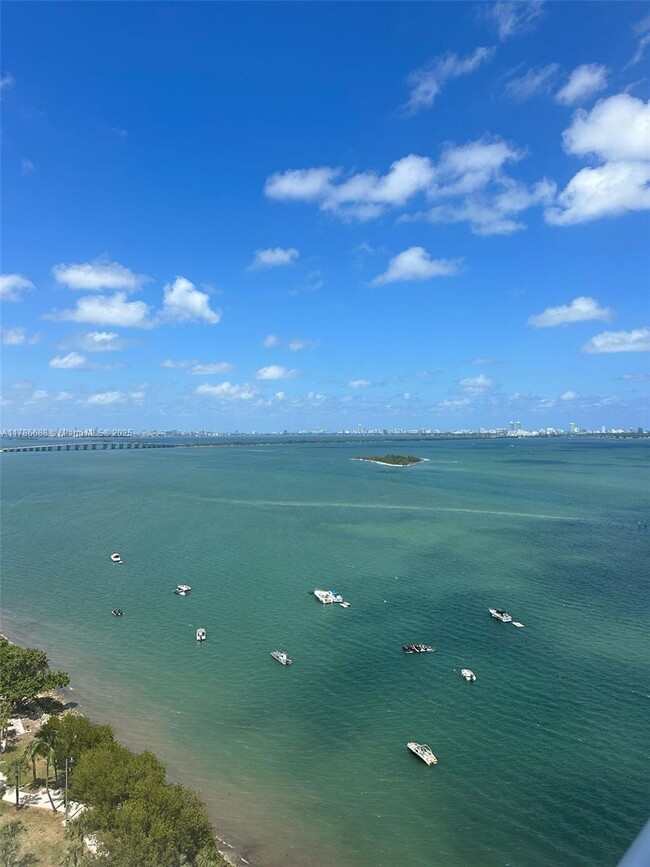 Building Photo - 1717 N Bayshore Dr