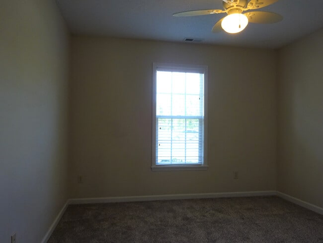 Building Photo - Beautiful 3BR/2Bath with Bonus Room!
