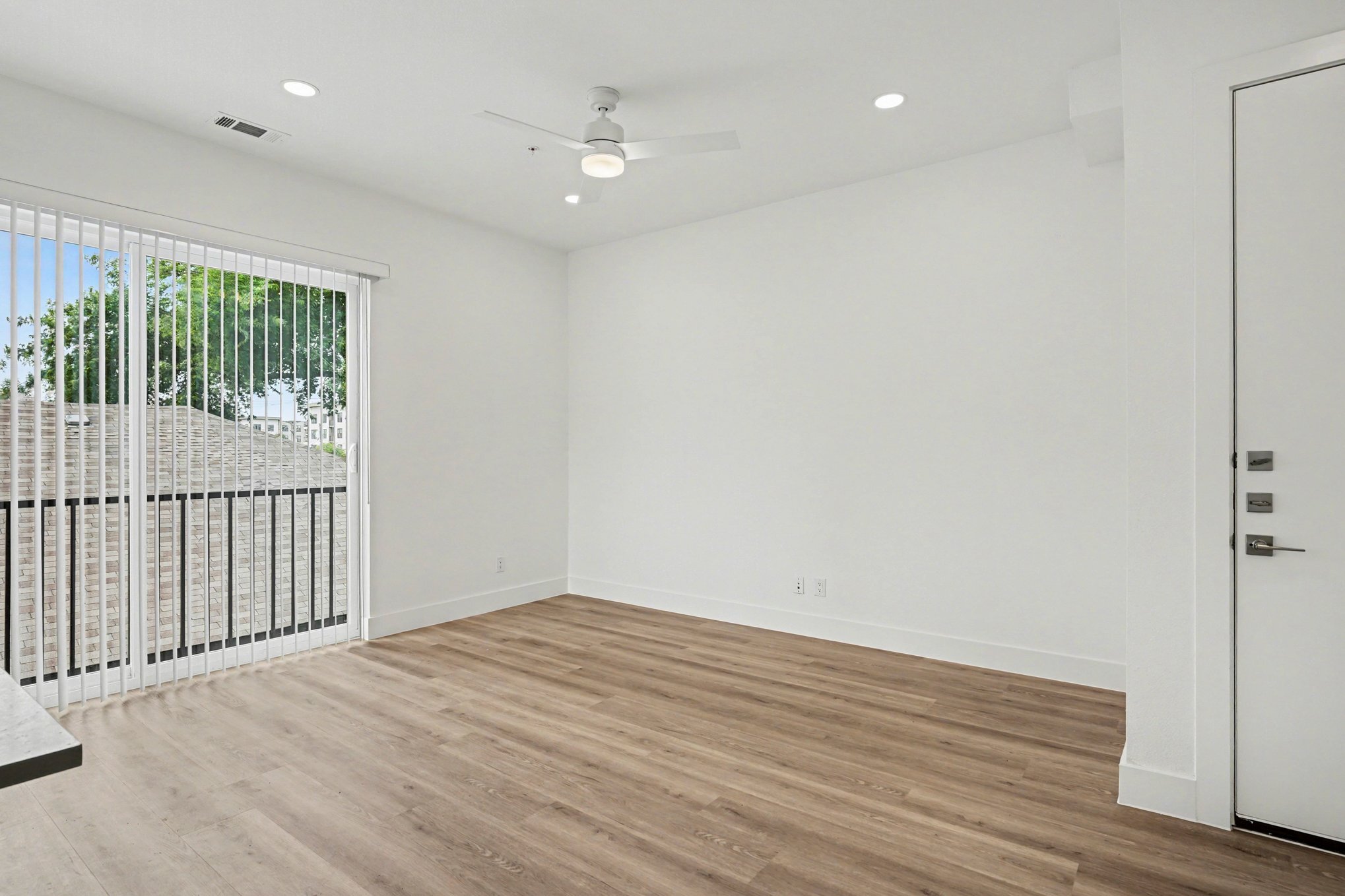 Building Photo - 2217 N Fitzhugh Ave