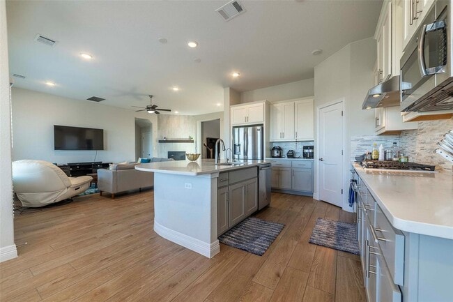 Building Photo - 5516 Limestone Spring Cove