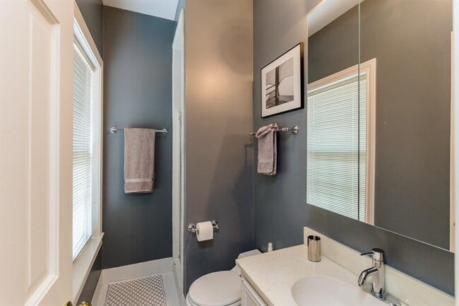 Building Photo - 3822 Overbrook Ln