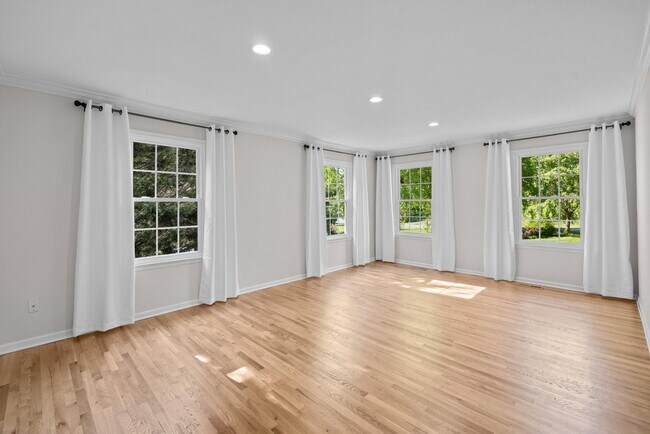 Building Photo - 6609 Heidi Ct