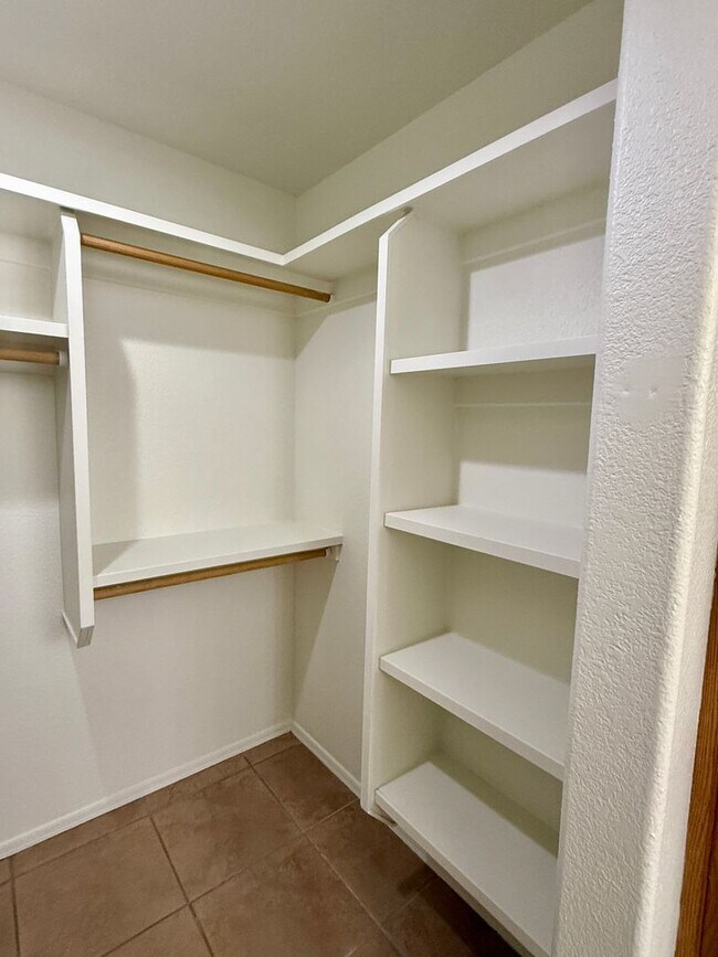 Building Photo - 3108 S Ragen Dr