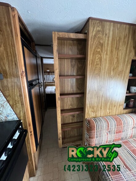 Building Photo - 496 Pearl Ln