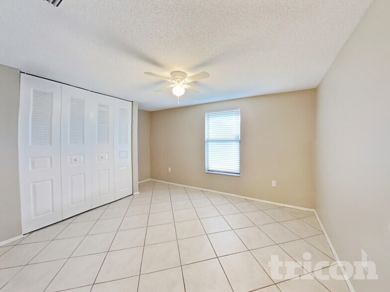 Building Photo - 6101 37th Ave W