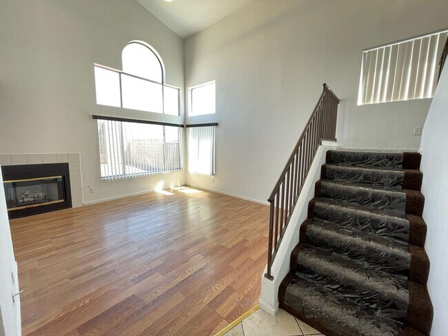 Building Photo - 5730 Coleridge Way
