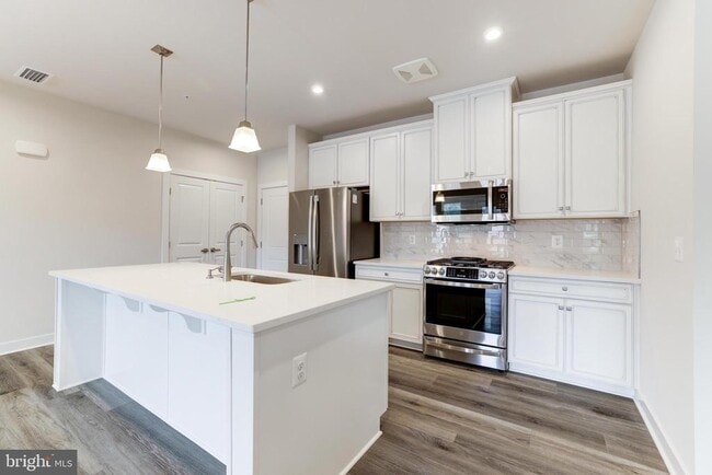 Building Photo - 46270 Mount Allen Ter