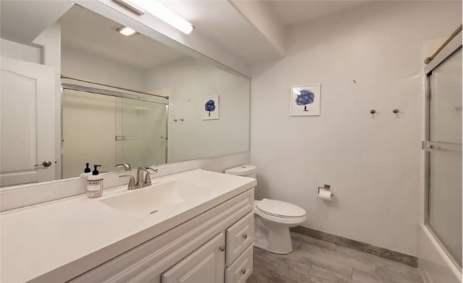 Building Photo - 3401 S Bentley Ave