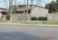 Building Photo - Cute 2 Bedroom Off Stockdale Hwy and Calif...