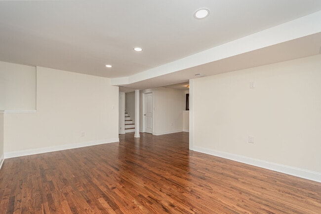 Building Photo - 116 Waxwing Ave