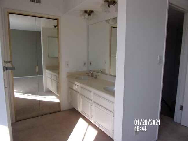 master bathroomarea for party or entretain - 3431 Artesia Blvd