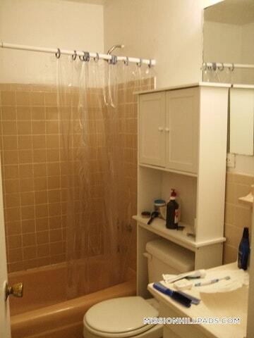 Building Photo - 226 Parker Hill Ave