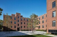 Building Photo - 2806 N Leavitt St