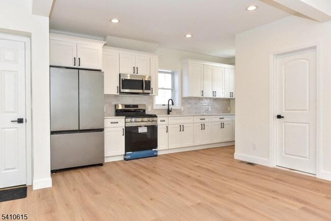 Building Photo - 383 Lafayette Ave