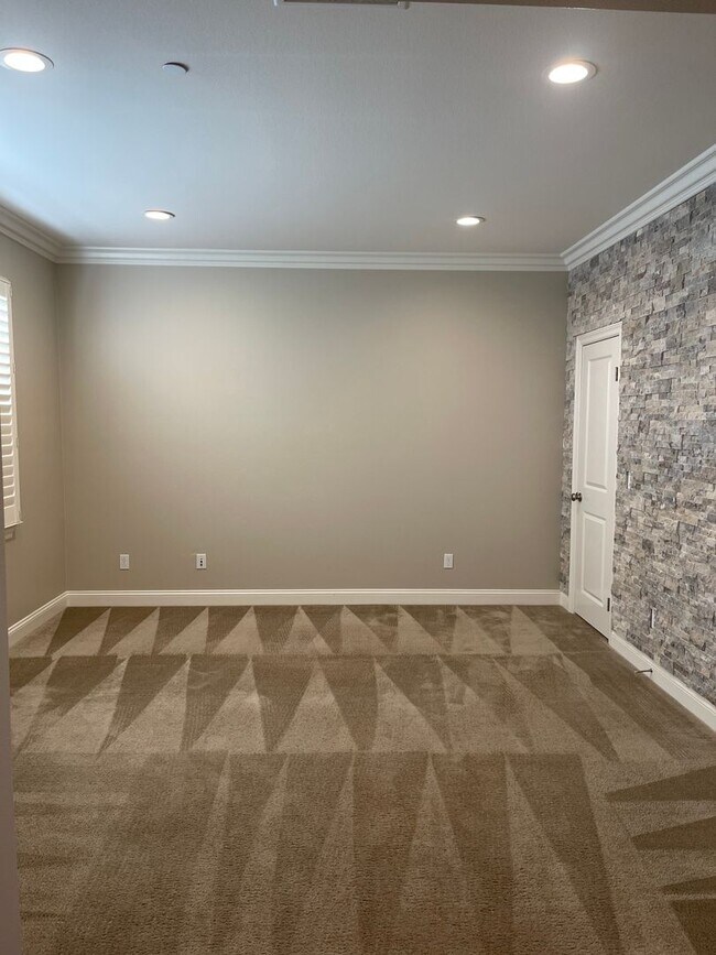 Building Photo - Exquisite 5-Bedroom, 3.5-Bath Home in Coveted Morgan Hill Estates