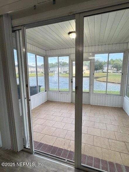 Building Photo - 9480 Grand Falls Dr