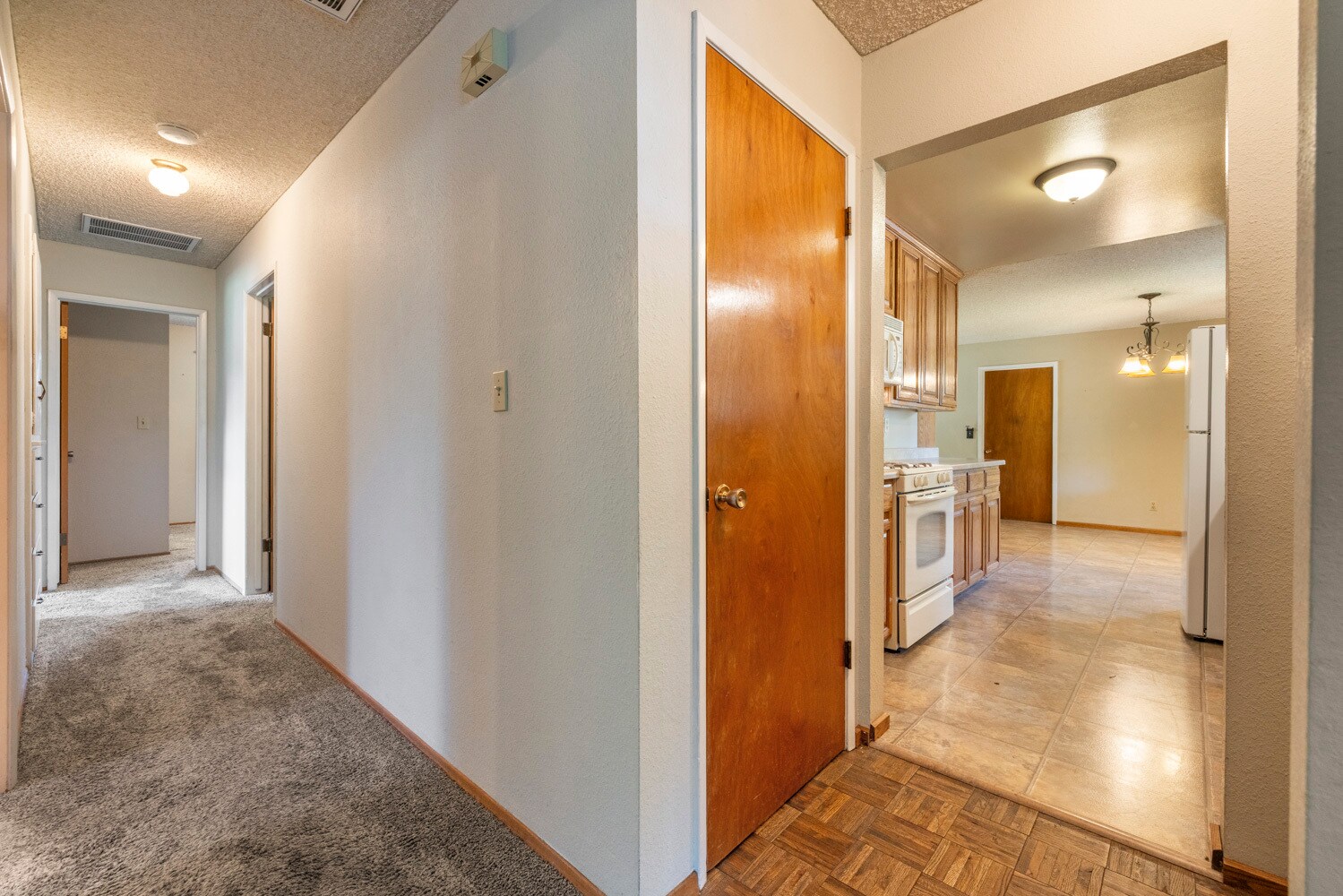 Building Photo - 204 Brian Ct