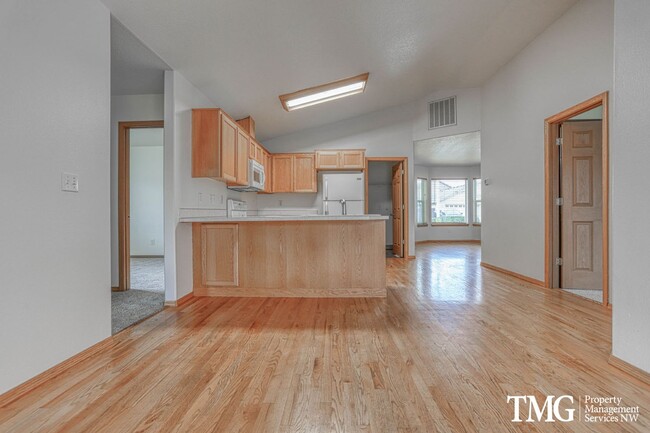 Building Photo - Beautiful Orchards Home with Spacious Layout