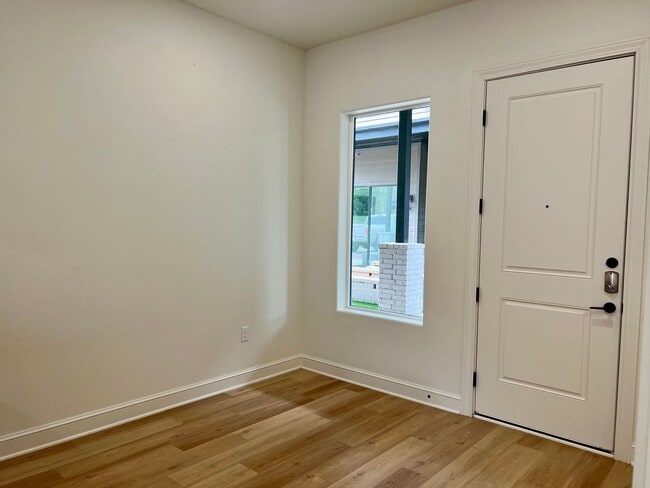 Building Photo - The Court At Overton