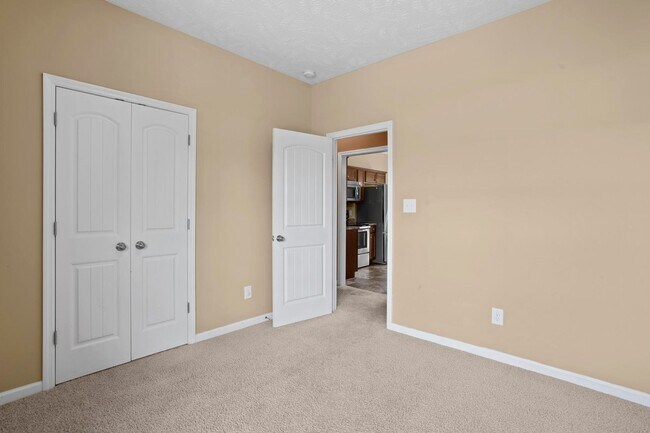 Building Photo - 215 Classy Ct
