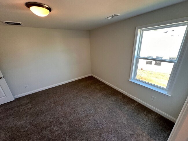 Building Photo - 2024-Built Beautiful 4-Bedroom and 3.5 Bat...