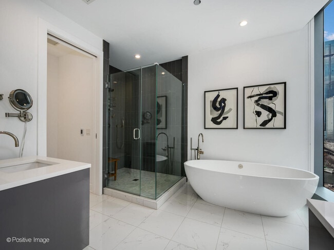 Building Photo - 403 N Wabash Ave