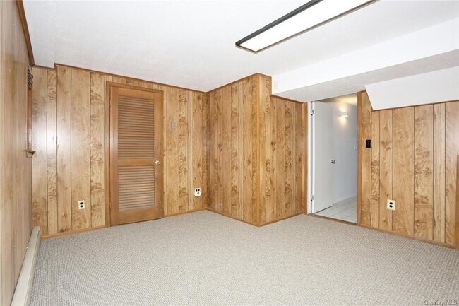 Building Photo - 161 Treetop Cir