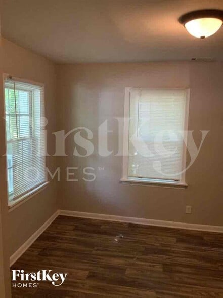 Building Photo - 1698 Sandtown Rd SW