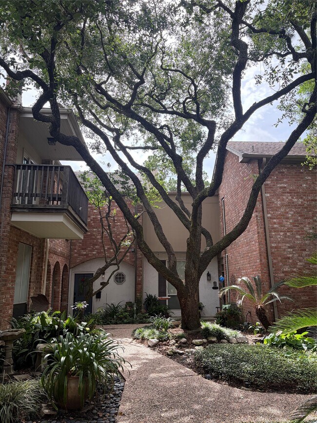 Building Photo - 15040 Kimberley Ct