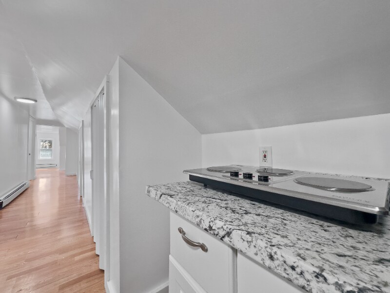 Building Photo - 76 Elmwood Rd