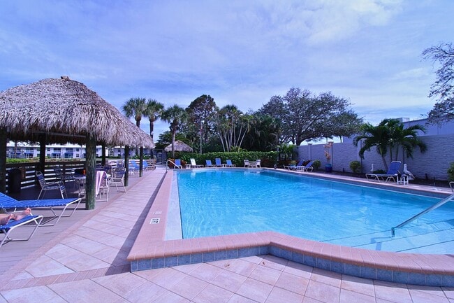 Building Photo - FURNISHED LONG TERM OR SEASONAL RENTAL WAL...