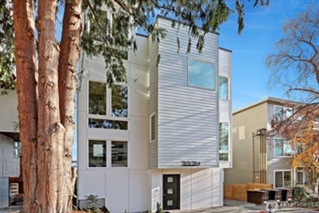 Building Photo - 3bd/2.5ba Seattle Townhome