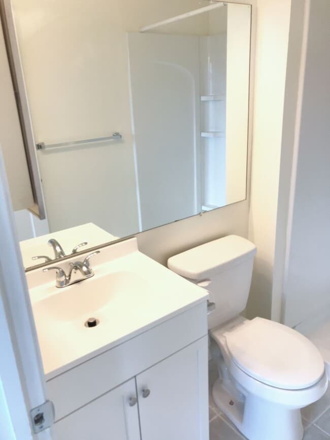 Building Photo - Move-In Ready 3BR 2.5bathroomTownhome – Yard  *OPEN HOUSE July 5, 26 1PM-2PM *