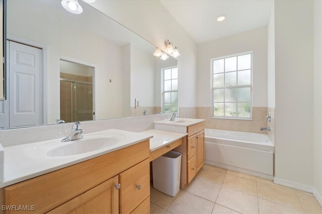 Building Photo - 2865 SW 25th Ave
