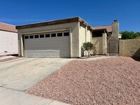 Building Photo - Charming Summerlin retro 2-bedroom home