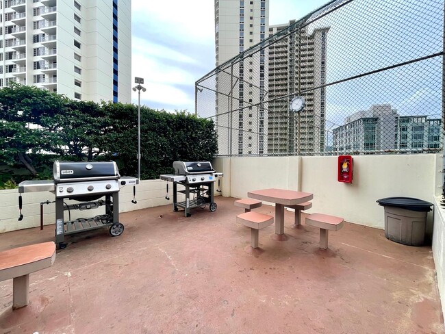 ? Amazing Waikiki 2-Bedroom, 2-Bath Oasis ... - 469 Ena Rd Honolulu HI ...