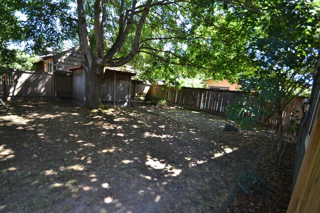 Building Photo - 13702 Densmore Ave N