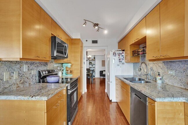 Building Photo - 1201 S Ocean Dr