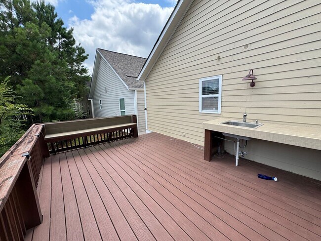 Building Photo - Cozy 2/2 House in Cartersville- $1,695