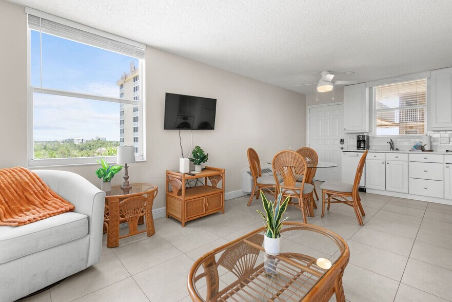 Primary Photo - 5600 Bonita Beach Rd SW