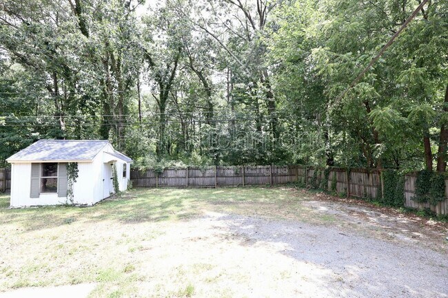 Building Photo - 5601 Eunice Dr
