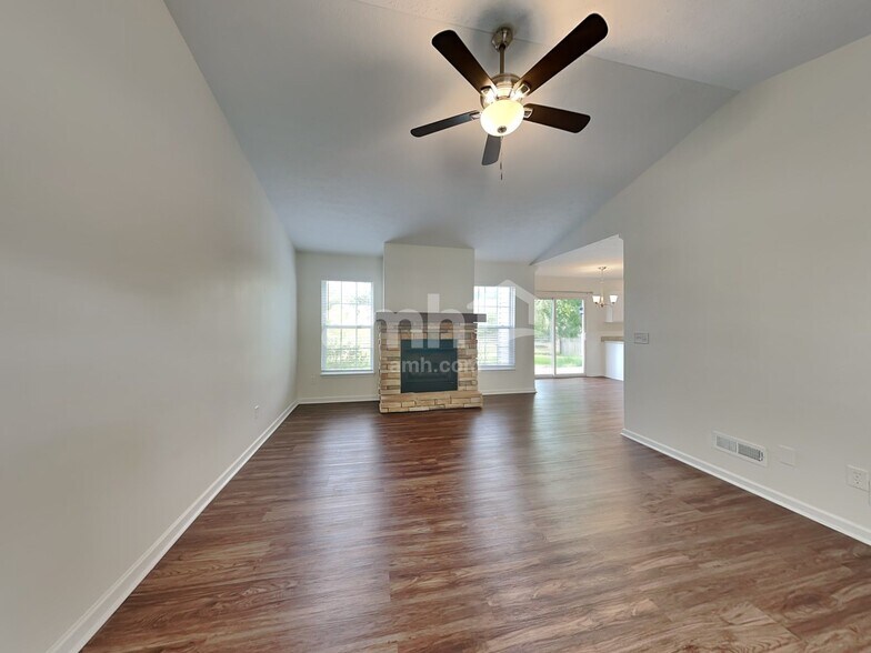 Building Photo - 466 Indian Lake Dr