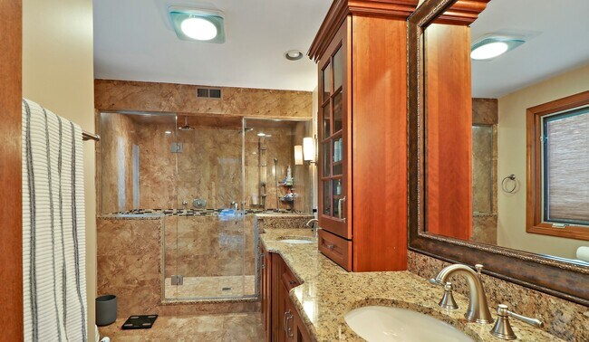 Building Photo - 196 Rosedale Ct