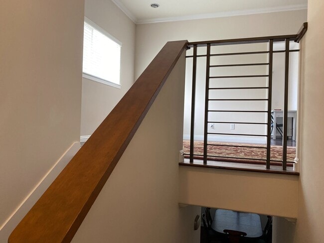 Building Photo - Beautiful Four Bedroom Townhouse in Pasadena