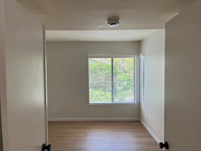 Building Photo - 3304 Caminito Eastbluff