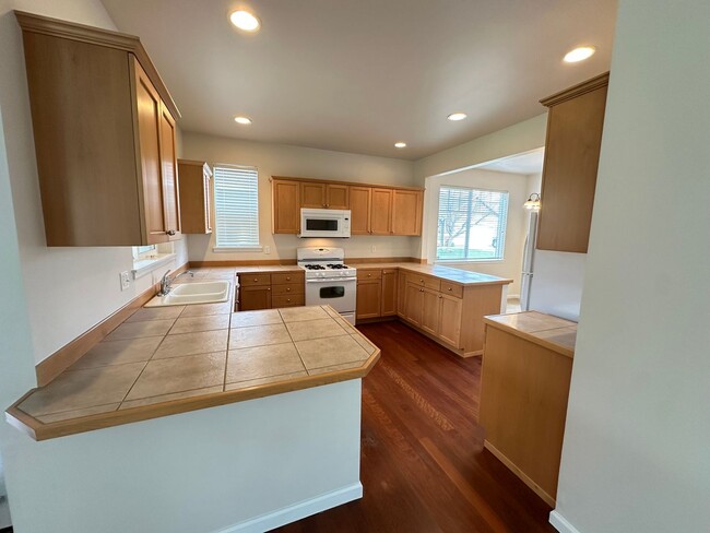 Building Photo - Sanders Mill Neighborhood 3 Bedroom, 2 Bat...