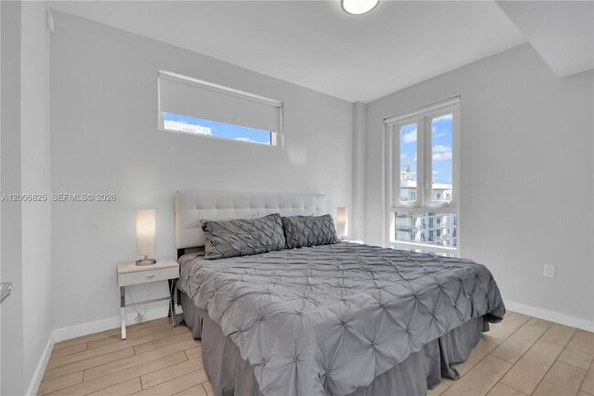 Building Photo - 321 NE 26th St