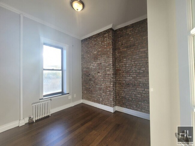 Building Photo - East 3rd Street